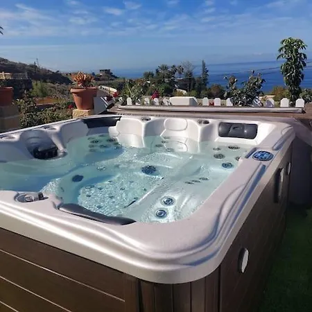 Mariposa Relax En Medio De La Naturaleza 阿德耶